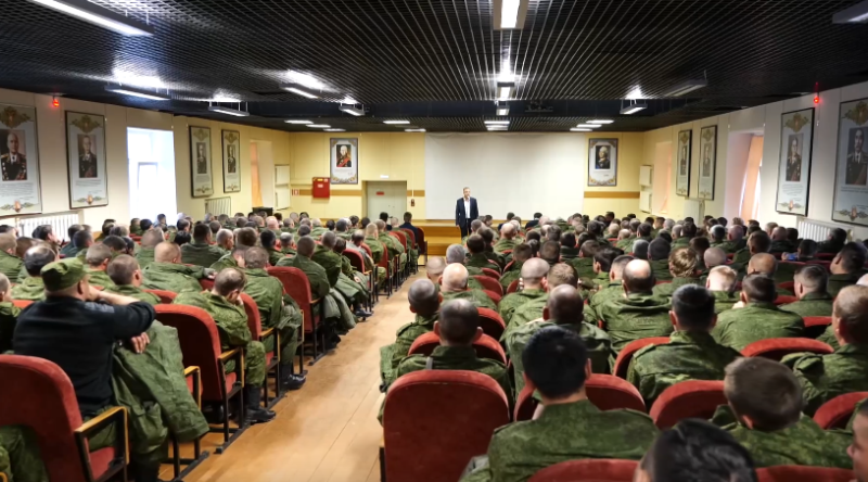 Для несогласных с призывом организуем медкомиссию. Глава Саратовской области встретился с мобилизованными