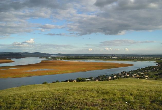 Абаканская дистанция сигнализации, централизации и блокировки призывает жителей Усть-Абаканского района быть внимательными на железной дороге.
