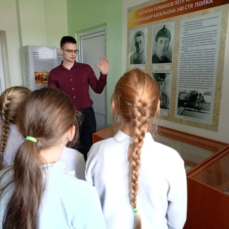 Директор и педагог школы поселка Романово получили медали конкурса «Дорога Памяти» за вклад в сохранение исторической памяти