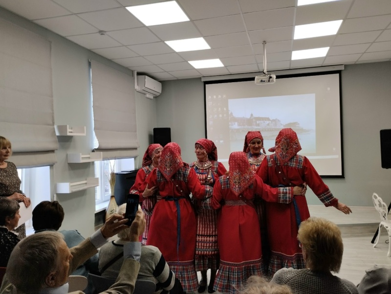 В Зеленоградской центральной библиотеке читателей познакомили с традициями финно-угорских народов