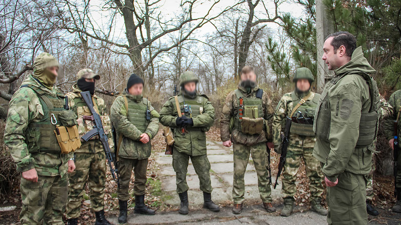 Губернатор Алексей Островский встретился с мобилизованными смолянами в зоне СВО