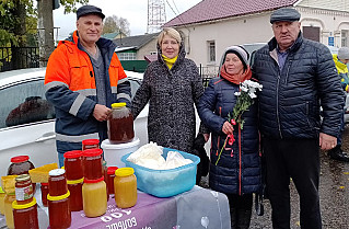 Всё на ярмарке найдёшь, без покупок не уйдёшь!