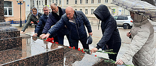 Ельня скорбит по жертвам террористического акта 