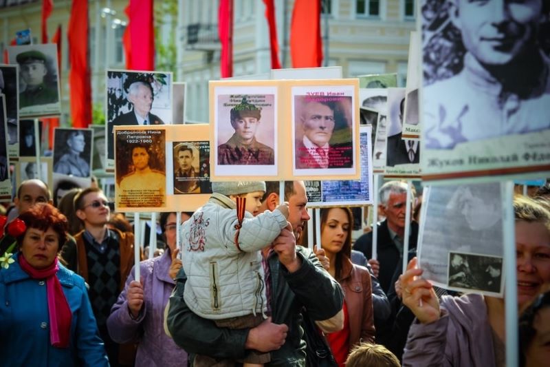 В этом году традиционная акция "Бессмертный полк" на Смоленщине пройдёт в онлайн-формате. 