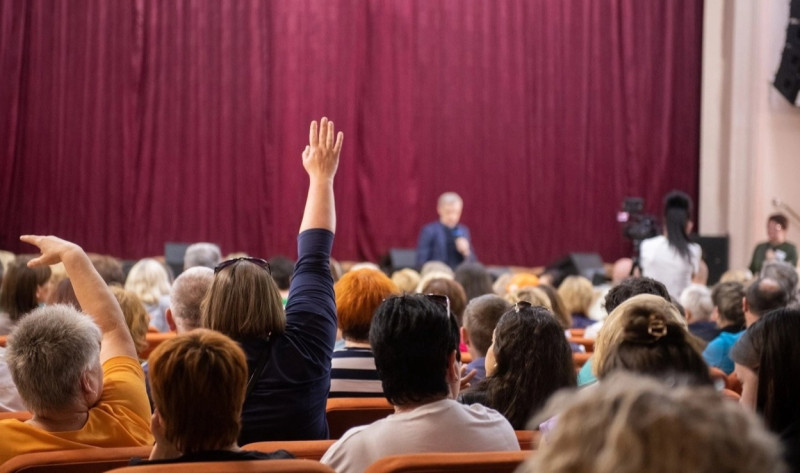 Василий Анохин: Для решения наиболее острых запросов смолян направим муниципалитетам 54 субсидии на общую сумму почти 6 млрд руб.