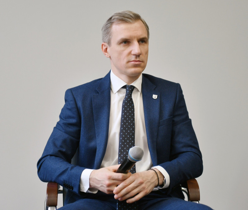 Василий Анохин обсудил со смоленскими журналистами и блогерами самые актуальные вопросы