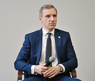 Василий Анохин обсудил со смоленскими журналистами и блогерами самые актуальные вопросы