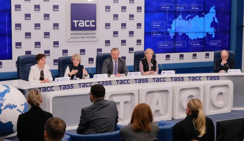 Почти 400 смолян подали заявки на II Всероссийскую муниципальную Премию «Служение»