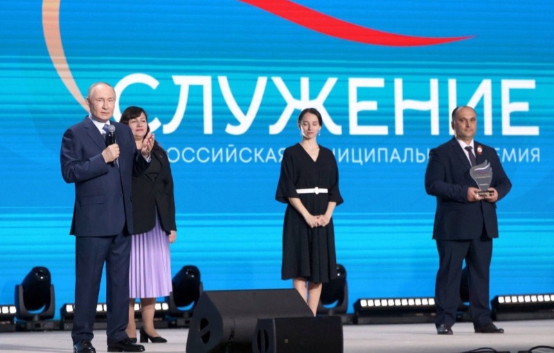 Лучшая бесплатная дебетовая карта 2025