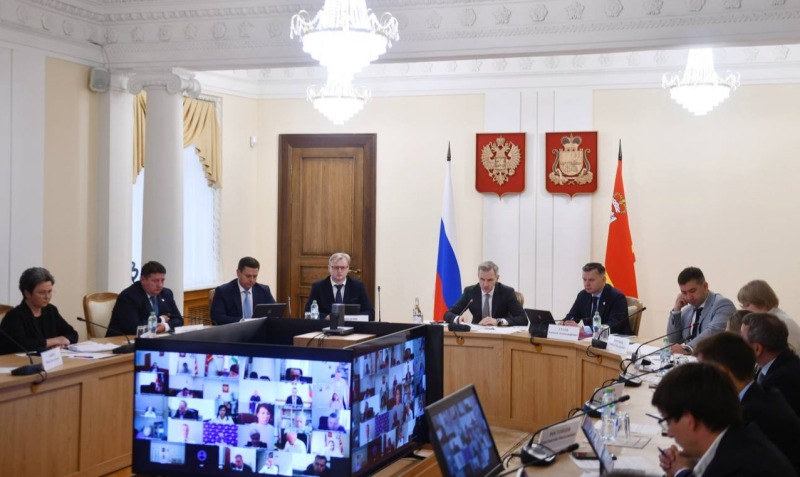 На заседании Правительства области обсудили вопрос обеспечения жильем детей-сирот и детей, оставшихся без попечения родителей
