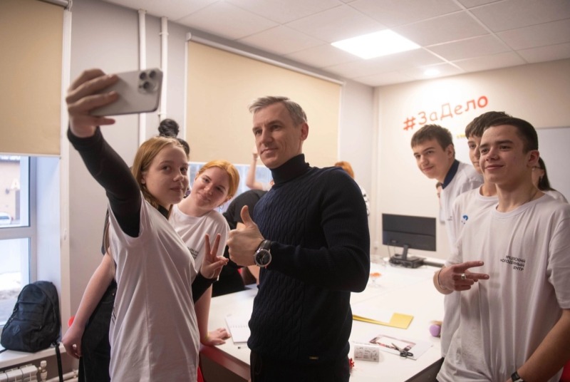 Василий Анохин: Отличная новость в преддверии Дня молодежи – наш регион получит почти 127 млн рублей из федерального бюджета на создание молодежного центра "Витамин" в Вязьме и молодежного пространства "Энергия" в Гагарине в 2026 году.