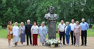 Святая к музыке любовь