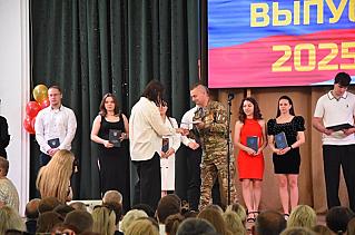 Участник программы «Герои Своего времени. Смоленск» вручил дипломы выпускникам Президентской академии