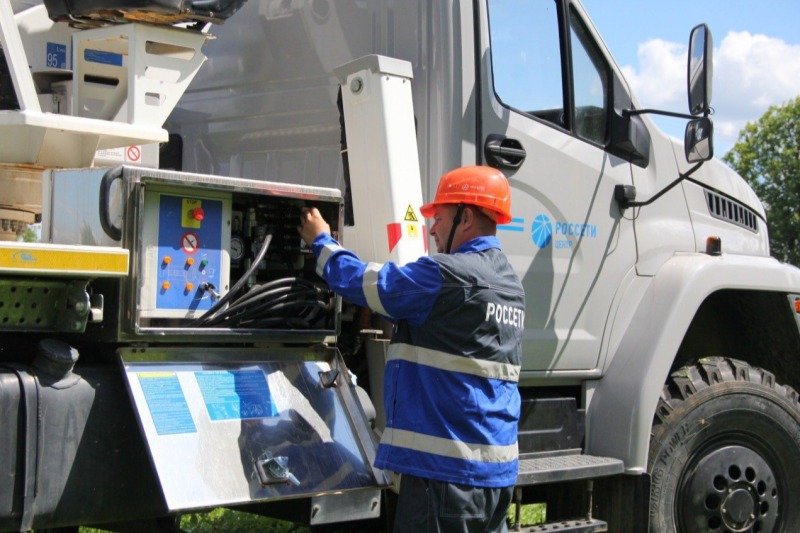 В Смоленской области подключены к электроснабжению новые объекты водоснабжения в Кардымово и Кощино