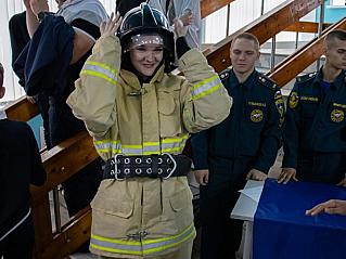 Смоленская молодежь познакомилась с востребованными профессиями на Дне открытых дверей
