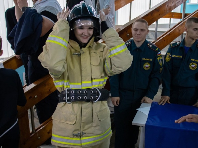 Смоленская молодежь познакомилась с востребованными профессиями на Дне открытых дверей