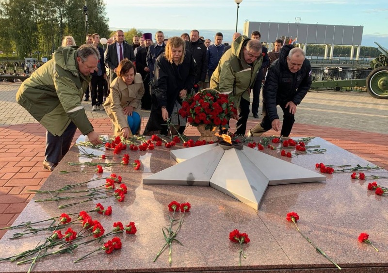 В городе-спутнике Смоленской АЭС состоялась торжественная церемония передачи Вечного огня, завершившая его уникальный путь с Северного полюса