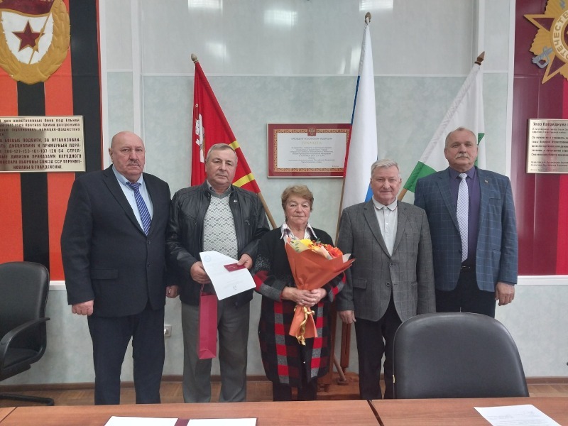 Вручены удостоверения "Почётный гражданин Ельнинского муниципального округа"