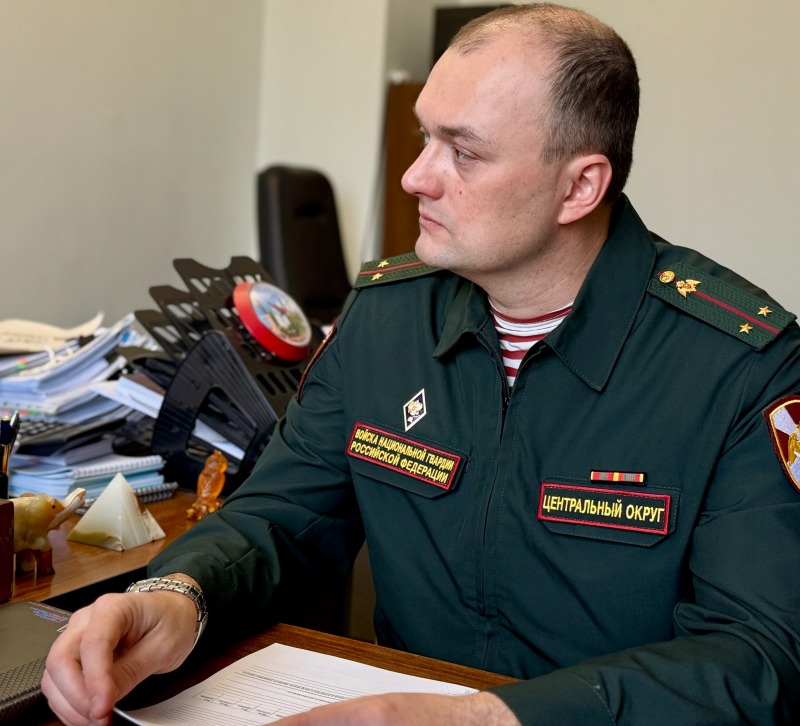 Курсант Павел Костин продолжает знакомство со спецификой работы Аппарата Правительства Смоленской области