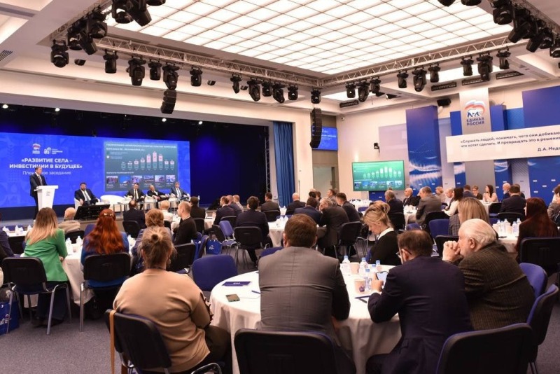 Директор Центра прикладных исследований и программ (ПРИСП), член РАПК Сергей Румянцев: «Ожидаемо, что одной из главных тем прямой линии Василия Анохина стал «демографический вопрос»