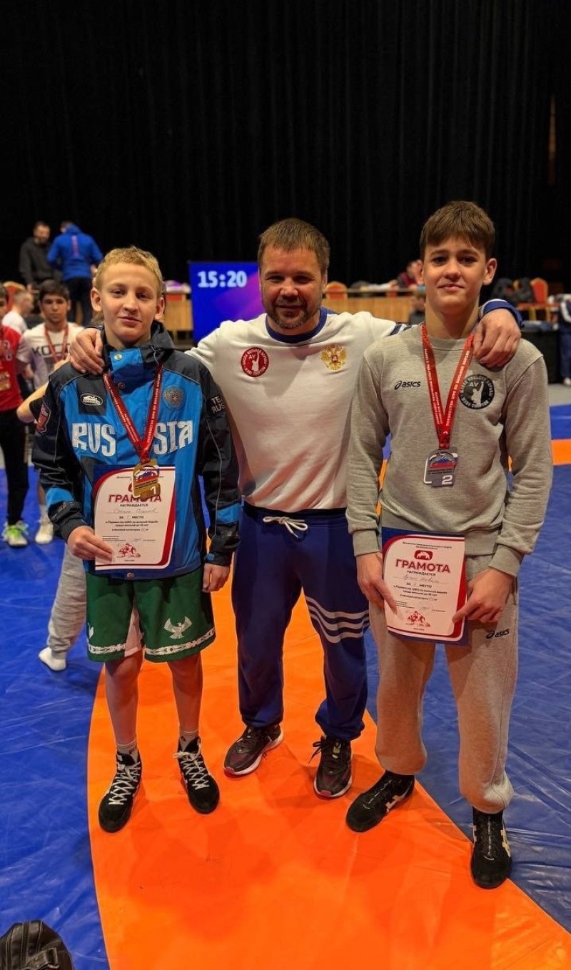 Смоленские спортсмены стали чемпионами ЦФО по вольной борьбе