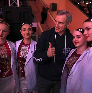 В День российского студенчества в рамках открытия фестиваля "Ключи" вручил награды победителям областного конкурса "Будущее Смоленщины".