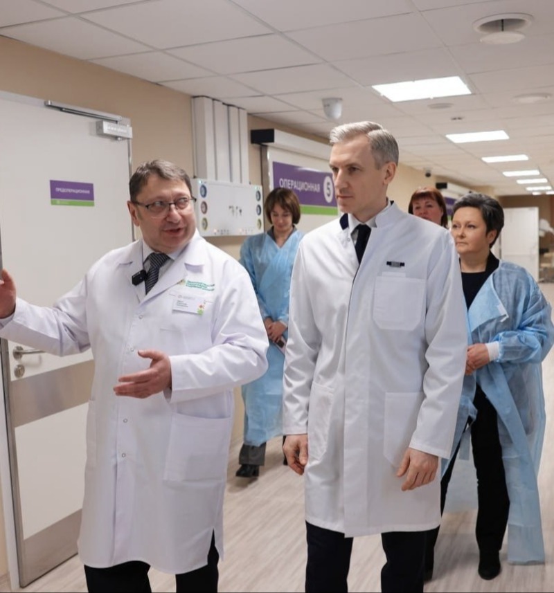 Президент Владимир Владимирович Путин по видеоконференцсвязи официально открыл в Смоленске новый современный онкологический диспансер.