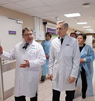 Президент Владимир Владимирович Путин по видеоконференцсвязи официально открыл в Смоленске новый современный онкологический диспансер.