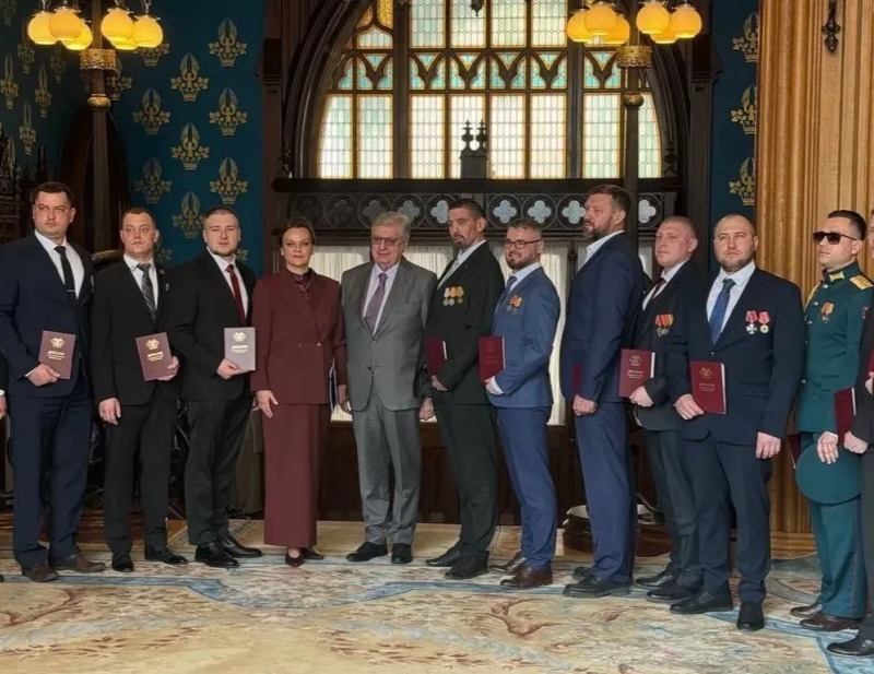 Сергей Лавров вручил смоленским ветеранам СВО дипломы МГИМО