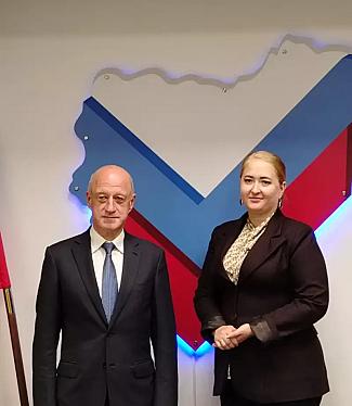 Выборы‑2026: Александр Бабаков сдал документы в избирком о выдвижении по Смоленскому округу