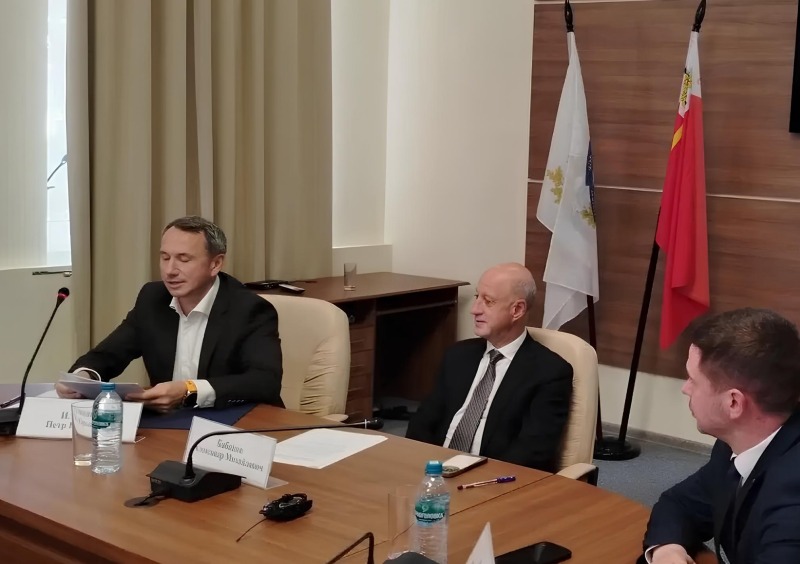 В Смоленске обсудили пути решения демографических проблем: государство и бизнес должны действовать сообща