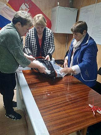 Первый день голосования в Ельнинском муниципальном округе завершился.