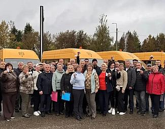Обновляем парк школьных автобусов в Смоленской области.