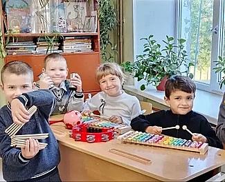 Создаём в школах Смоленской области условия, которые делают процесс обучения полезным и увлекательным.