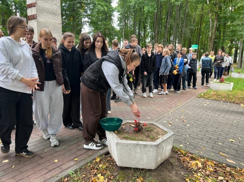 В небеса поднимались ангелы...