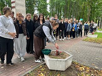 В небеса поднимались ангелы...