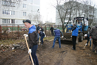 Студенты колледжа  благоустроили  территорию «Улыбки»