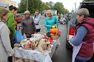 В Ельне состоялась традиционная  сельскохозяйственная ярмарка