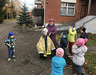 Ельнинские  пожарные в гостях у малышей