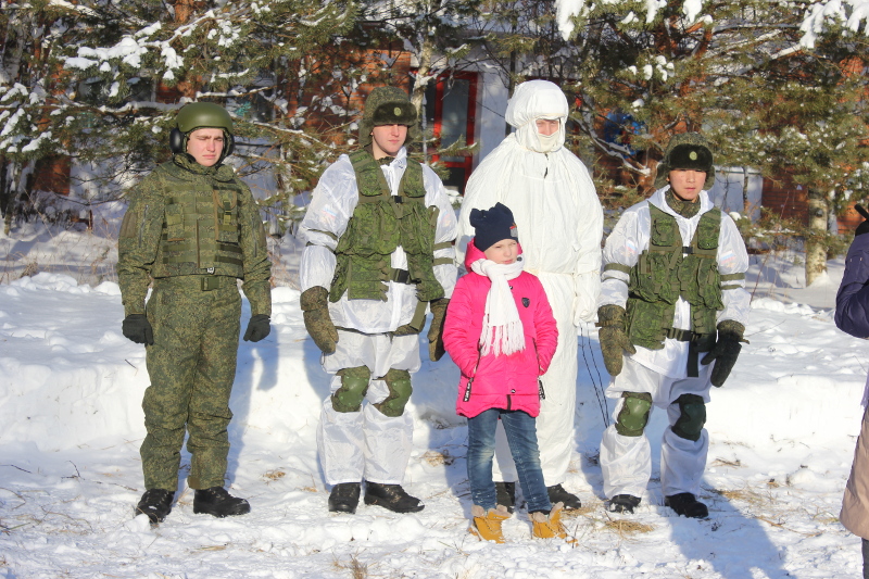 были желающие и на память с настоящими солдатами сфотографироваться