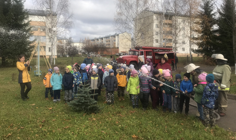 пожарные в садике Теремок