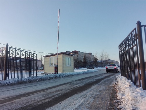 Поронайская ЦРБ закрывает проезд для частников
