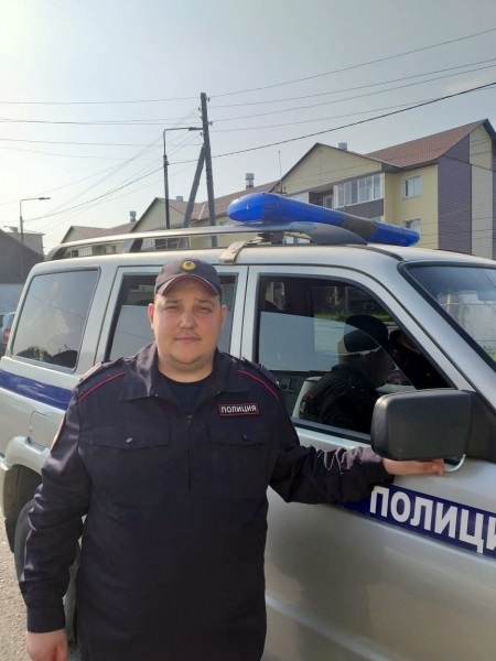 Сотрудник поронайской полиции спас тонущего человека
