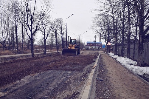 В Поронайском городском округе стартовал  сезон дорожного ремонта в рамках муниципальной программы "Развитие транспортной инфраструктуры и дорожного хозяйства"