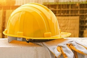 Десятки новых школ построят в Сахалинской области, сообщает правительство. Школу в Поронайске не упоминают