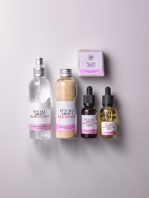 Большой косметический сет в подарочной упаковке "It's all about regydrated skin"