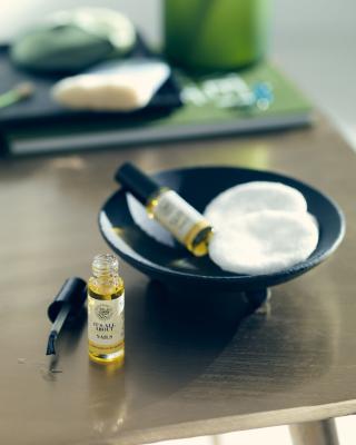 «Масло семян лимона &amp; Каяпут» для укрепления ногтей и питания кутикулы