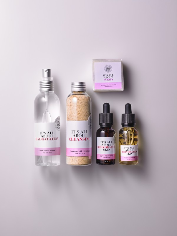 Большой косметический сет в подарочной упаковке "It's all about regydrated skin"