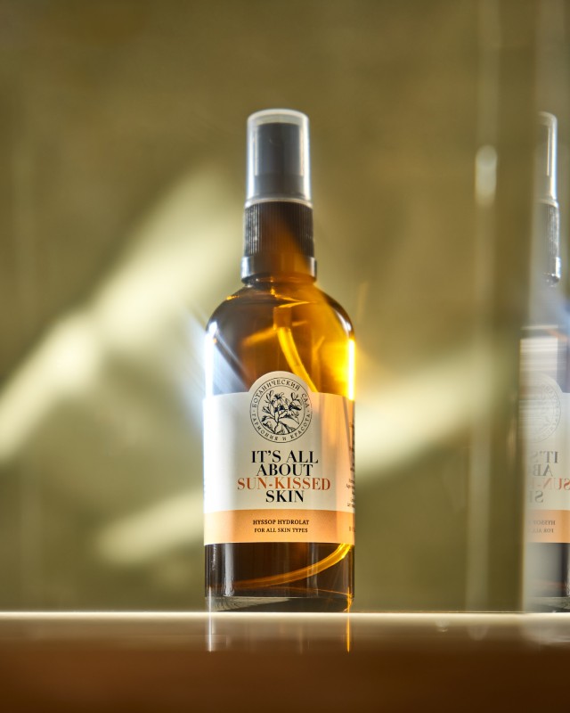 Гидролат «Иссоп». Увлажнение до и после солнечных ванн