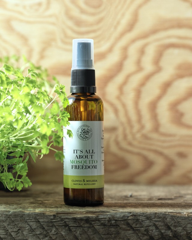 Натуральный спрей от комаров, мошек и клещей «Гвоздика &amp; Мелисса»